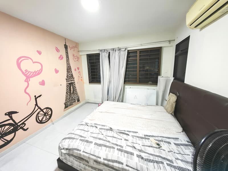 690D Choa Chu Kang Crescent, 690D Choa Chu Kang Crescent, 3 Bedrooms, 969 sqft, HDB Flat For Sale, by Glen Tay, 500152951 - Master Bedroom - PropertyGuru.com.sg