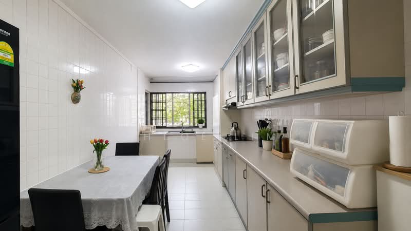 802 Woodlands Street 81, 802 Woodlands Street 81, 3 Bedrooms, 904 sqft, HDB Flat For Sale, by Chloe Lim, 500152953 - Kitchen - PropertyGuru.com.sg