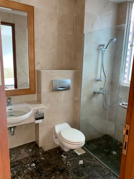 The Hermitage, 2 Sarkies Road, 2 Bedrooms, 936 sqft, Apartment For Rent, by Leon Hon, 500152958 - Bathroom - PropertyGuru.com.sg