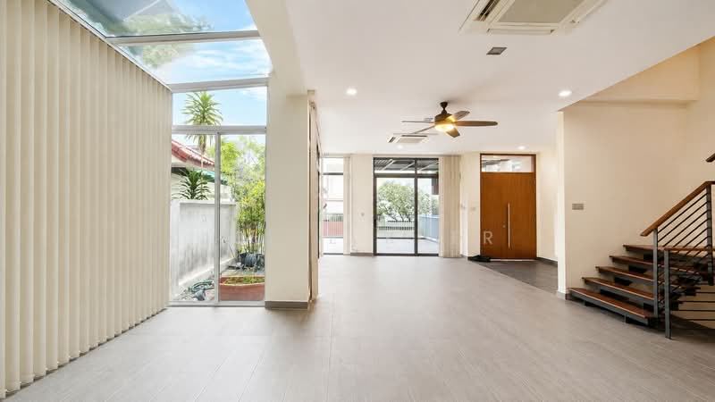 Jalan Ampang, Jalan Ampang, 6 Bedrooms, 5,100 sqft, Semi-Detached House For Sale, by Joell Kher, 500152971 - Living Room - PropertyGuru.com.sg