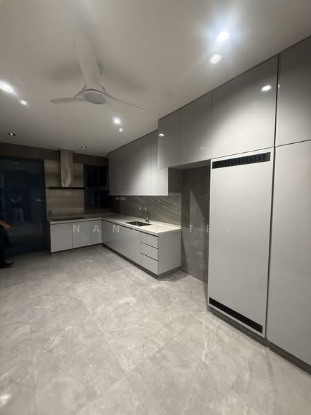 Sembawang Springs Estate, Jalan Salang, 5 Bedrooms, 6,500 sqft, Semi-Detached House For Rent, by Nancy Tey, 500152973 - Kitchen - PropertyGuru.com.sg
