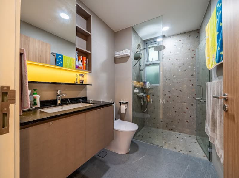 Canberra Residences, 511 Canberra Drive, 3 Bedrooms, 1,140 sqft, Condominium For Sale, by Adrian Lim, 500152981 - Bathroom - PropertyGuru.com.sg
