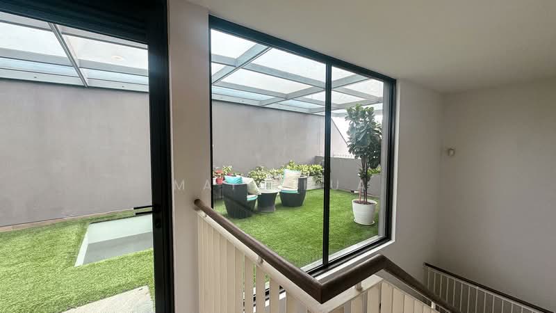 Nim Collection, Nim Terrace, 5 Bedrooms, 4,293 sqft, Terraced House For Sale, by May Chua, 500152990 - Attic w Sheltered Roof terrace - PropertyGuru.com.sg
