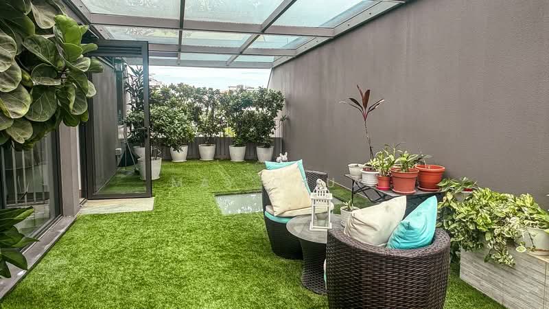Nim Collection, Nim Terrace, 5 Bedrooms, 4,293 sqft, Terraced House For Sale, by May Chua, 500152990 - Attic w Sheltered Roof terrace - PropertyGuru.com.sg