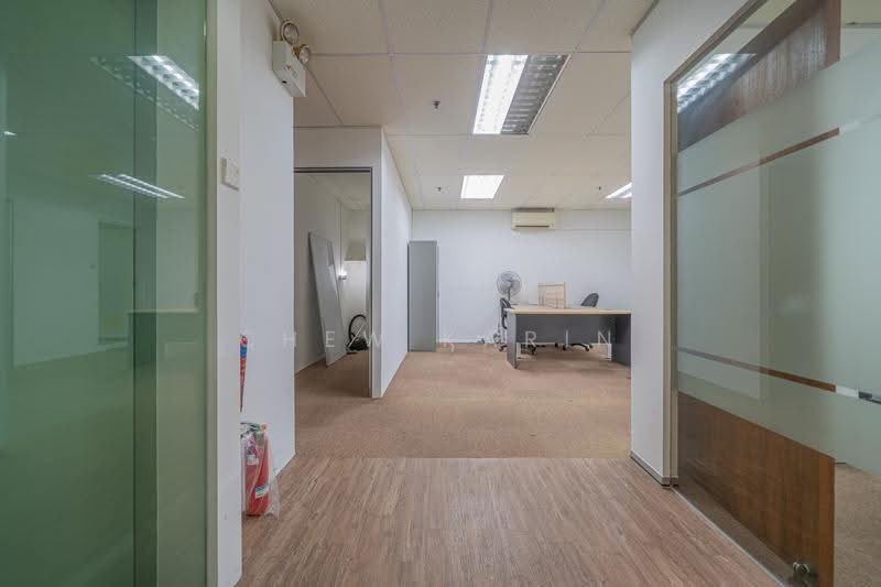 Toh Guan Centre, 21 Toh Guan Road East, Boon Lay / Jurong / Tuas, 958 sqft, Factory / Workshop (B2) For Sale, by Chew Karin, 500153016 - Interior - CommercialGuru.com.sg