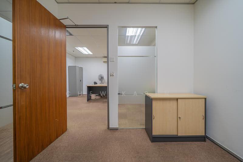 Toh Guan Centre, 21 Toh Guan Road East, Boon Lay / Jurong / Tuas, 958 sqft, Factory / Workshop (B2) For Sale, by Chew Karin, 500153016 - Interior - CommercialGuru.com.sg