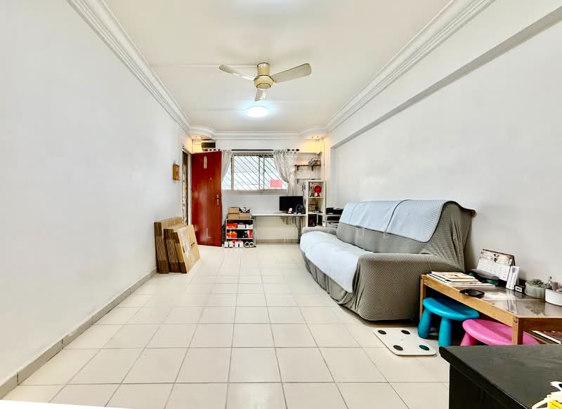 630 Yishun Street 61, 630 Yishun Street 61, 2 Bedrooms, 786 sqft, HDB Flat For Sale, by William Quek, 500153020 - Living Room - PropertyGuru.com.sg
