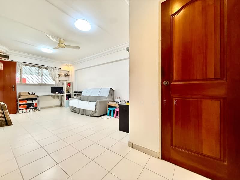 630 Yishun Street 61, 630 Yishun Street 61, 2 Bedrooms, 786 sqft, HDB Flat For Sale, by William Quek, 500153020 - Living Room - PropertyGuru.com.sg