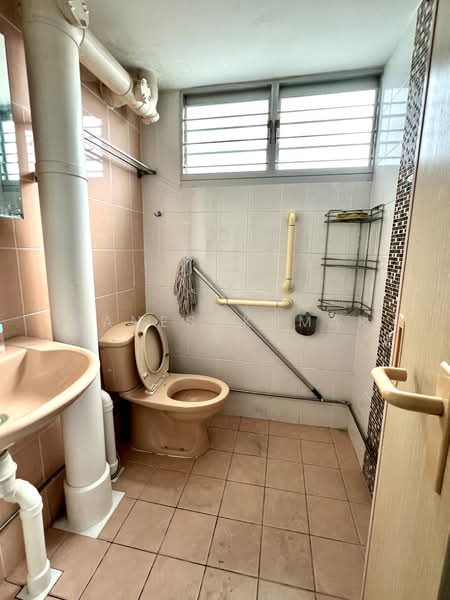138 Bedok North Street 2, 138 Bedok North Street 2, 2 Bedrooms, 721 sqft, HDB Flat For Sale, by GANESHKUMAR K, 500153025 - PropertyGuru.com.sg