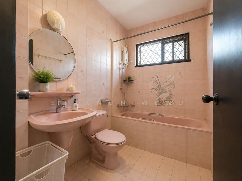 D15 Detached House near Goodman Road, Katong / Paya Lebar / Geylang / Tanjong Katong / Joo Chiat / Marine Parade / East Coast / Dakota / Avon road / Lim Ah Woo / Sandy lane / Rose lane / Green lane / Cranborne / Siglap / Kembangan / Broadrick / Arthur Road / Goodman road / Wimborne, 6 Bedrooms, 3,000 sqft, Detached House For Sale, by Shannon Wong, 500153030 - Bath 2 - PropertyGuru.com.sg