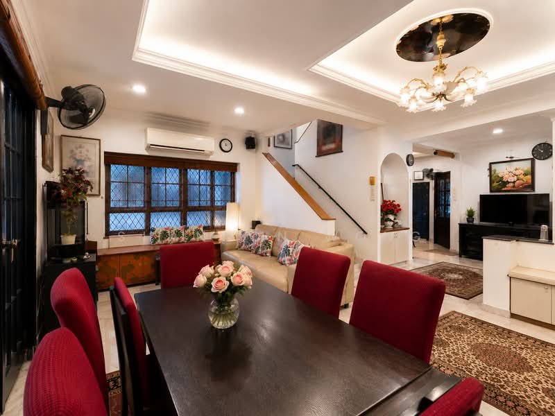 D15 Detached House near Goodman Road, Katong / Paya Lebar / Geylang / Tanjong Katong / Joo Chiat / Marine Parade / East Coast / Dakota / Avon road / Lim Ah Woo / Sandy lane / Rose lane / Green lane / Cranborne / Siglap / Kembangan / Broadrick / Arthur Road / Goodman road / Wimborne, 6 Bedrooms, 3,000 sqft, Detached House For Sale, by Shannon Wong, 500153030 - Dining - PropertyGuru.com.sg
