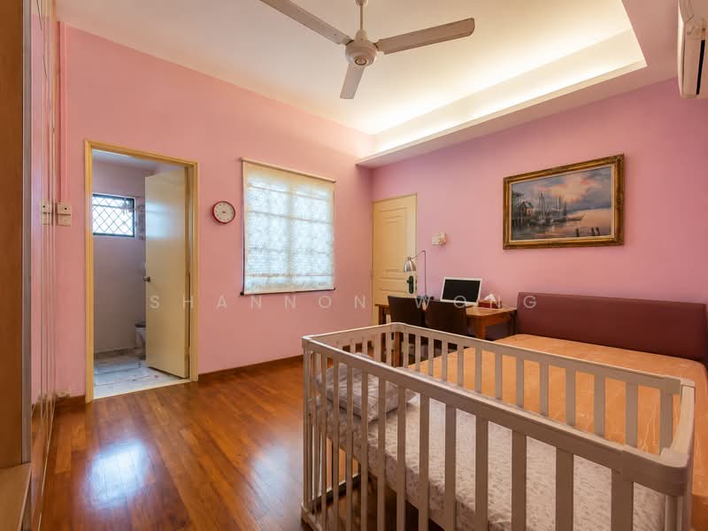D15 Detached House near Goodman Road, Katong / Paya Lebar / Geylang / Tanjong Katong / Joo Chiat / Marine Parade / East Coast / Dakota / Avon road / Lim Ah Woo / Sandy lane / Rose lane / Green lane / Cranborne / Siglap / Kembangan / Broadrick / Arthur Road / Goodman road / Wimborne, 6 Bedrooms, 3,000 sqft, Detached House For Sale, by Shannon Wong, 500153030 - Room 3 - PropertyGuru.com.sg