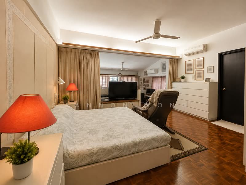 D15 Detached House near Goodman Road, Katong / Paya Lebar / Geylang / Tanjong Katong / Joo Chiat / Marine Parade / East Coast / Dakota / Avon road / Lim Ah Woo / Sandy lane / Rose lane / Green lane / Cranborne / Siglap / Kembangan / Broadrick / Arthur Road / Goodman road / Wimborne, 6 Bedrooms, 3,000 sqft, Detached House For Sale, by Shannon Wong, 500153030 - Master room - PropertyGuru.com.sg