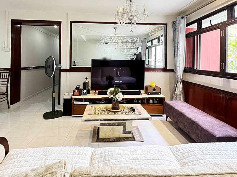 270 Toh Guan Road, 270 Toh Guan Road, 3 Bedrooms, 1,291 sqft, HDB Flat For Sale, by Chal Sulaiman, 500153048 - Living Room - PropertyGuru.com.sg