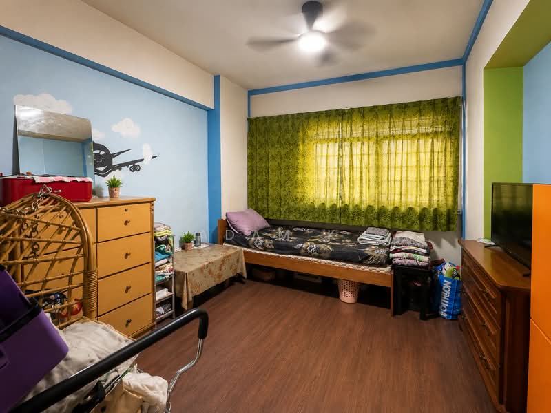 421 Woodlands Street 41, 421 Woodlands Street 41, 3 Bedrooms, 1,076 sqft, HDB Flat For Sale, by Adam K, 500153052 - Bedroom - PropertyGuru.com.sg