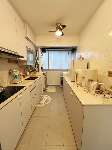 650 Ang Mo Kio Street 61, 650 Ang Mo Kio Street 61, 2 Bedrooms, 721 sqft, HDB Flat For Sale, by Ethan Goh, 500153061 - Kitchen - PropertyGuru.com.sg