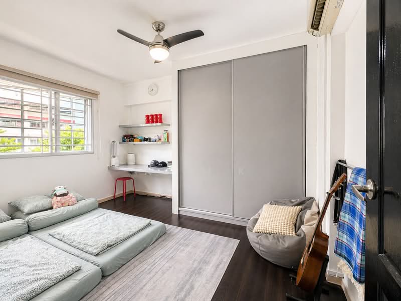 405 Jurong West Street 42, 405 Jurong West Street 42, 4 Bedrooms, 1,711 sqft, HDB Flat For Sale, by Adam K, 500153063 - Bedroom - PropertyGuru.com.sg