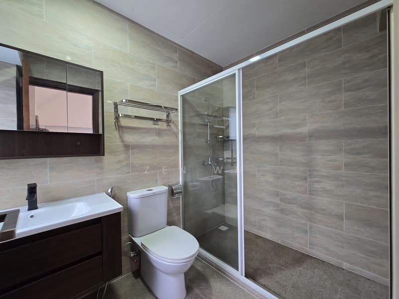 Dalla Vale, 208 Springleaf Avenue, 5 Bedrooms, 3,261 sqft, Cluster House For Rent, by Zen Wu, 500153080 - Attic Floor Bedroom 4 Attached Bathroom - PropertyGuru.com.sg