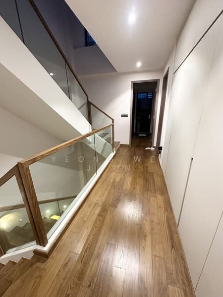 Heeton Park, Thong Soon Green, Room Rental, 300 sqft, Terraced House For Rent, by Yeong Wei Jian, 500153083 - Walkway - PropertyGuru.com.sg