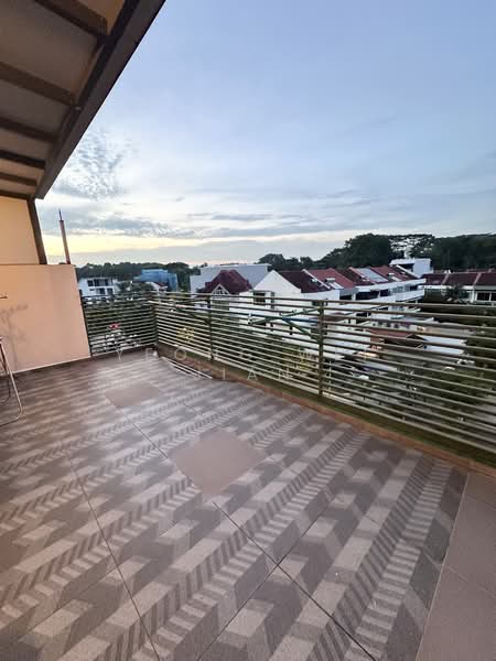 Heeton Park, Thong Soon Green, Room Rental, 300 sqft, Terraced House For Rent, by Yeong Wei Jian, 500153083 - Another balcony at the Attic level - PropertyGuru.com.sg