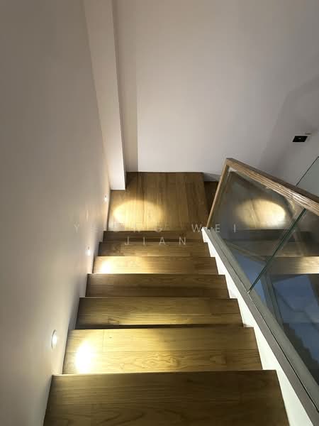 Heeton Park, Thong Soon Green, Room Rental, 300 sqft, Terraced House For Rent, by Yeong Wei Jian, 500153083 - Stairs - PropertyGuru.com.sg