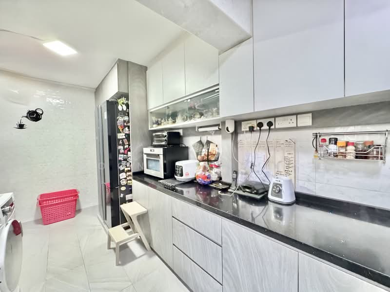 413 Bedok North Avenue 2, 413 Bedok North Avenue 2, 3 Bedrooms, 1,280 sqft, HDB Flat For Sale, by Noonal Farina, 500153089 - Kitchen - PropertyGuru.com.sg