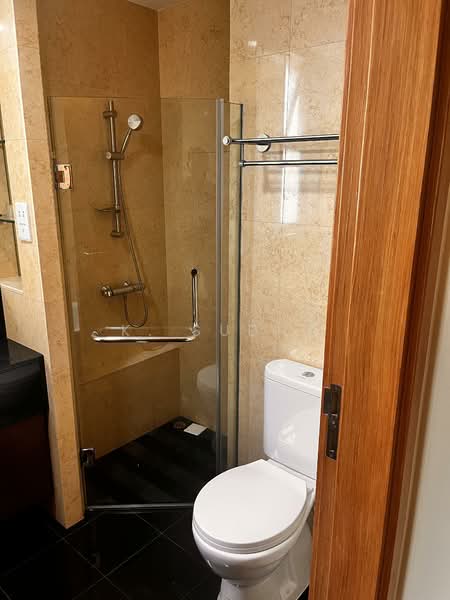 The Waterina, 51 Lorong 40 Geylang, 3 Bedrooms, 1,356 sqft, Apartment For Sale, by K. Sudha, 500153098 - Bathroom - PropertyGuru.com.sg