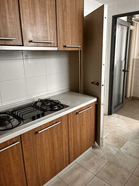 The Waterina, 51 Lorong 40 Geylang, 3 Bedrooms, 1,356 sqft, Apartment For Sale, by K. Sudha, 500153098 - Kitchen - PropertyGuru.com.sg