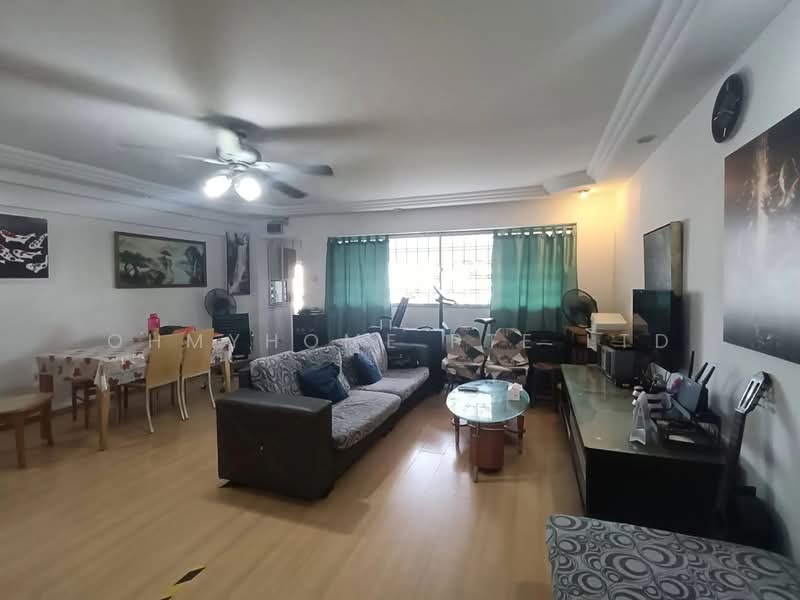 249 Tampines Street 21, 249 Tampines Street 21, 3 Bedrooms, 1,162 sqft, HDB Flat For Sale, by EVON NG, 500153100 - Living Room - PropertyGuru.com.sg