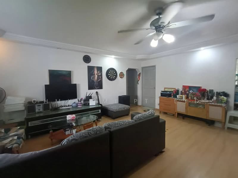 249 Tampines Street 21, 249 Tampines Street 21, 3 Bedrooms, 1,162 sqft, HDB Flat For Sale, by EVON NG, 500153100 - Living Room - PropertyGuru.com.sg