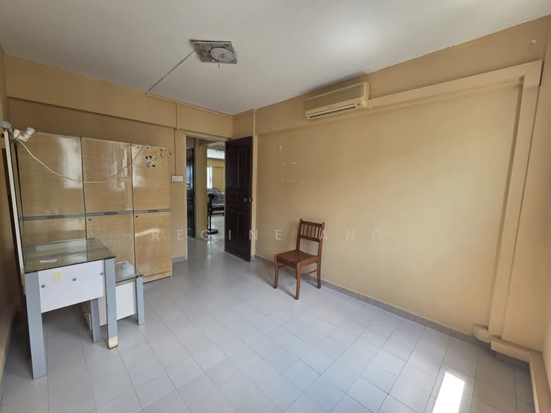 262 Yishun Street 22, 262 Yishun Street 22, 3 Bedrooms, 1,119 sqft, HDB Flat For Sale, by Regine Ang, 500153105 - Living Room - PropertyGuru.com.sg