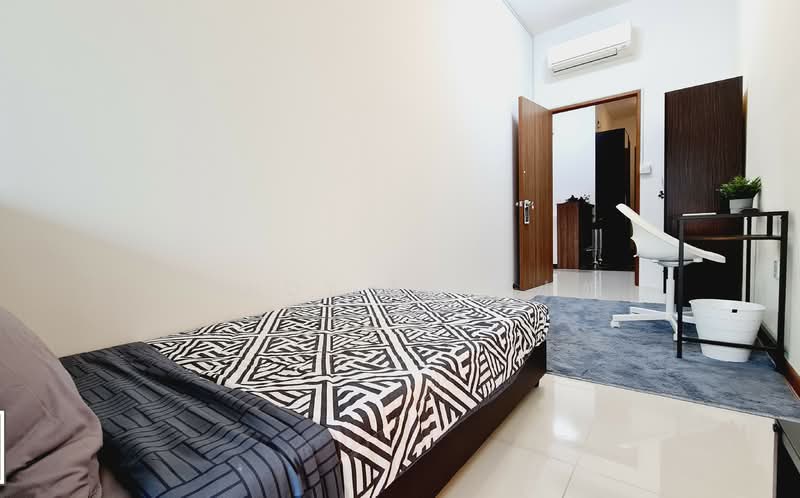 Cheap Bedroom @ Simei MRT, , Room Rental, 110 sqft, Condominium For Rent, by Cindy Fu 付小姐, 500153110 - Bedroom - PropertyGuru.com.sg