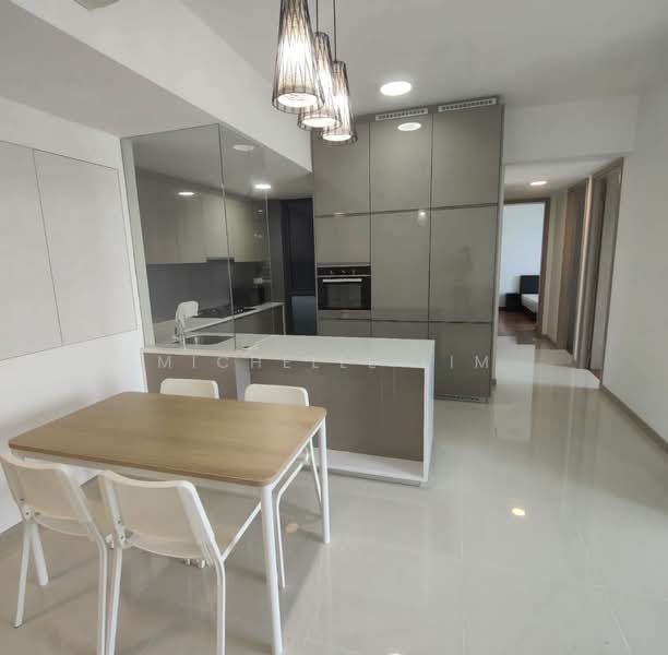 J Gateway, 2 Gateway Drive, 3 Bedrooms, 969 sqft, Condominium For Rent, by Michelle Lim, 500153111 - Kitchen - PropertyGuru.com.sg