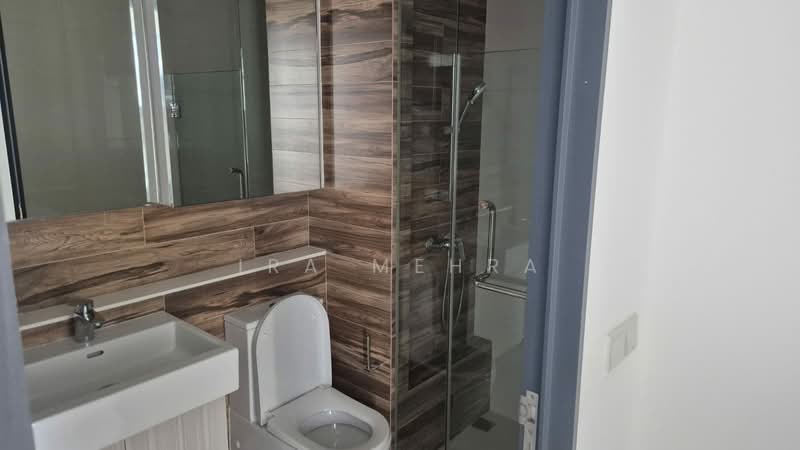 Gem Residences, , 2 Bedrooms, 678 sqft, Condominium For Rent, by Ira Mehra, 500153119 - Bathroom - PropertyGuru.com.sg