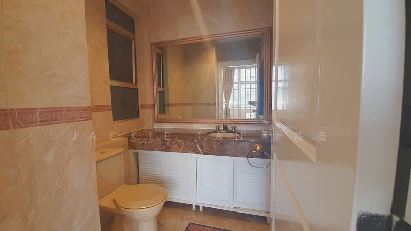 Leonie Condotel, 2 Leonie Hill Road, 4 Bedrooms, 2,770 sqft, Condominium For Rent, by Jackie Tan 陳筱薇, 500153125 - Bathroom - PropertyGuru.com.sg