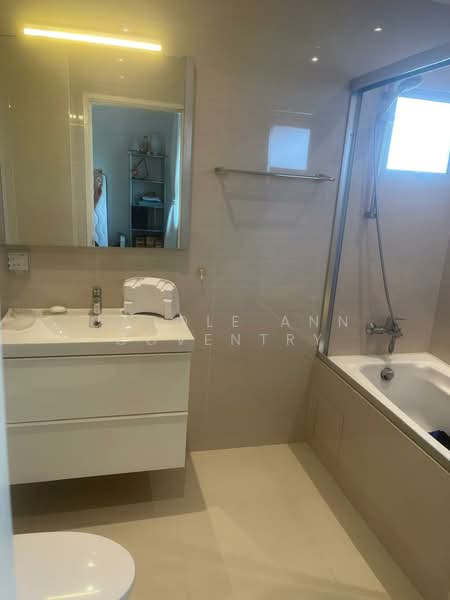 Woollerton Park, 3 Woollerton Park, 4 Bedrooms, 2,800 sqft, Apartment For Rent, by Carole Ann Coventry, 500153155 - Bathroom - PropertyGuru.com.sg