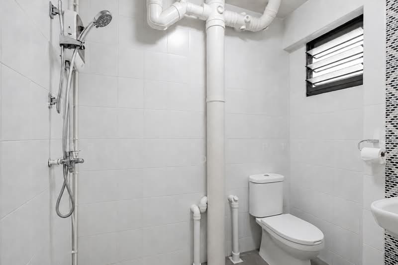 11 Joo Seng Road, 11 Joo Seng Road, 3 Bedrooms, 1,324 sqft, HDB Flat For Sale, by Florence Ho, 500153164 - Bathroom - PropertyGuru.com.sg