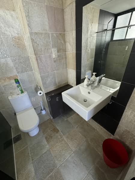 Kentview Park, 87 Pasir Panjang Hill, 3 Bedrooms, 1,313 sqft, Condominium For Sale, by Nigel Ang, 500153176 - Bathroom - PropertyGuru.com.sg