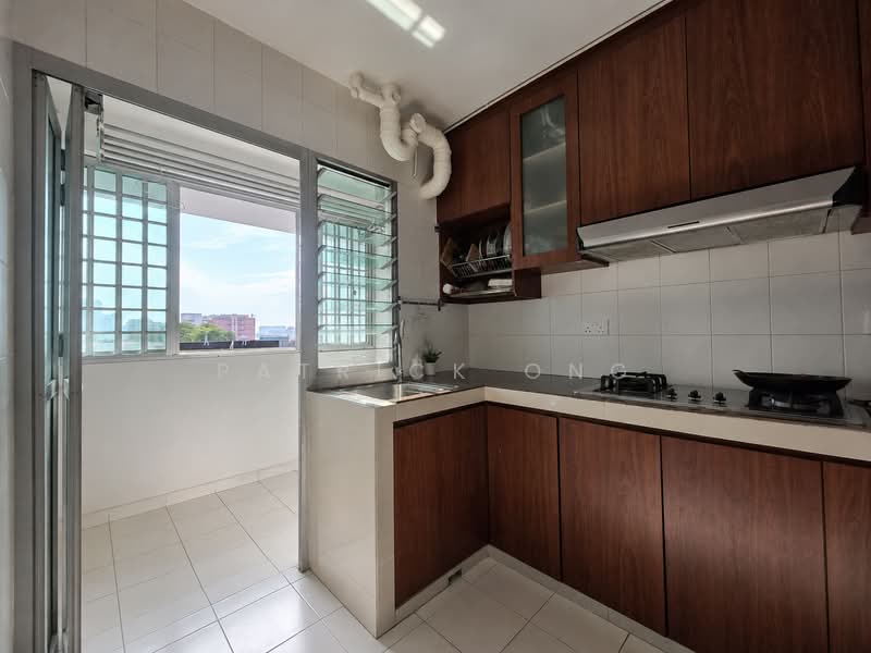 5A Upper Boon Keng Road, 5A Upper Boon Keng Road, 2 Bedrooms, 721 sqft, HDB Flat For Sale, by Patrick Ong, 500153186 - Kitchen - PropertyGuru.com.sg