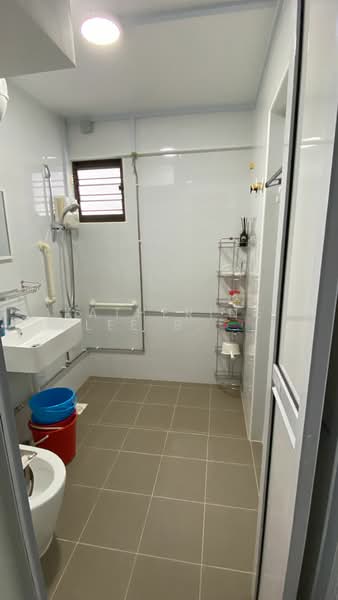 104 Spottiswoode Park Road, 104 Spottiswoode Park Road, Room Rental, 150 sqft, HDB Flat For Rent, by Katherine Lee Bee Gek, 500153189 - Bathroom - PropertyGuru.com.sg