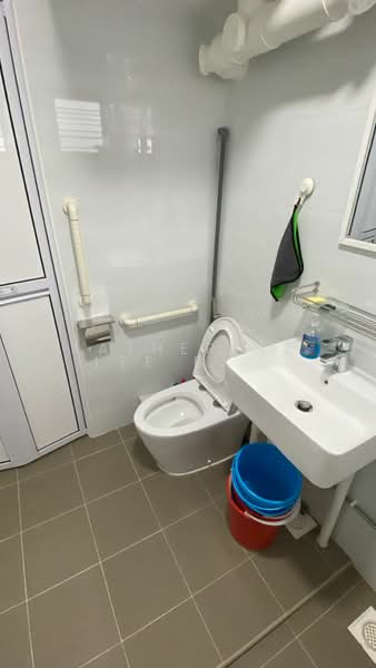 104 Spottiswoode Park Road, 104 Spottiswoode Park Road, Room Rental, 150 sqft, HDB Flat For Rent, by Katherine Lee Bee Gek, 500153189 - Bathroom - PropertyGuru.com.sg