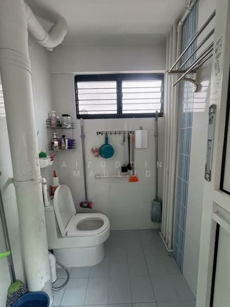 125 Yishun Street 11, 125 Yishun Street 11, 3 Bedrooms, 1,001 sqft, HDB Flat For Sale, by Aizuddin Maulud, 500153199 - Bathroom - PropertyGuru.com.sg