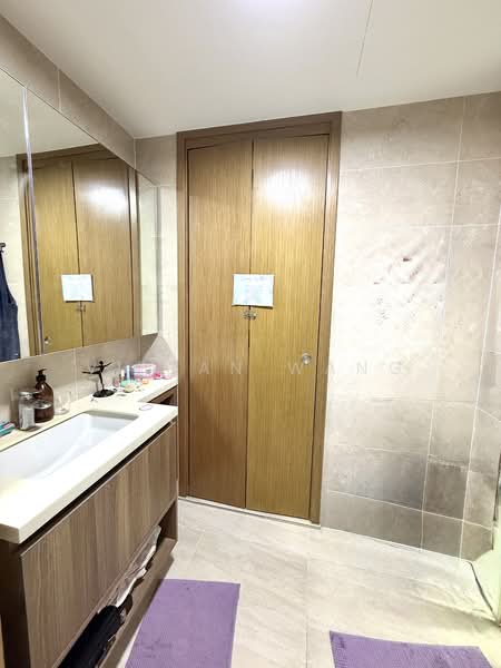 Kingsford Waterbay, 80 Upper Serangoon View, 4 Bedrooms, 1,216 sqft, Condominium For Rent, by Vivian Wang, 500153205 - Bathroom - PropertyGuru.com.sg