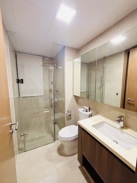 Kingsford Waterbay, 80 Upper Serangoon View, 4 Bedrooms, 1,216 sqft, Condominium For Rent, by Vivian Wang, 500153205 - Bathroom - PropertyGuru.com.sg