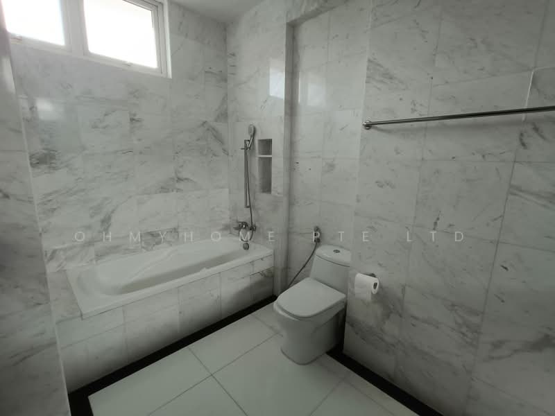 Dunearn Estate, Dunearn Road, 6 Bedrooms, 6,000 sqft, Detached House For Rent, by JIMMY GIAM, 500153209 - Bathroom - PropertyGuru.com.sg