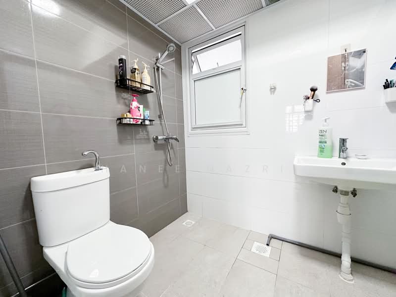 621A Tampines Street 61, 621A Tampines Street 61, 2 Bedrooms, 69 sqft, HDB Flat For Sale, by Hanee Nazri, 500153214 - Bathroom - PropertyGuru.com.sg
