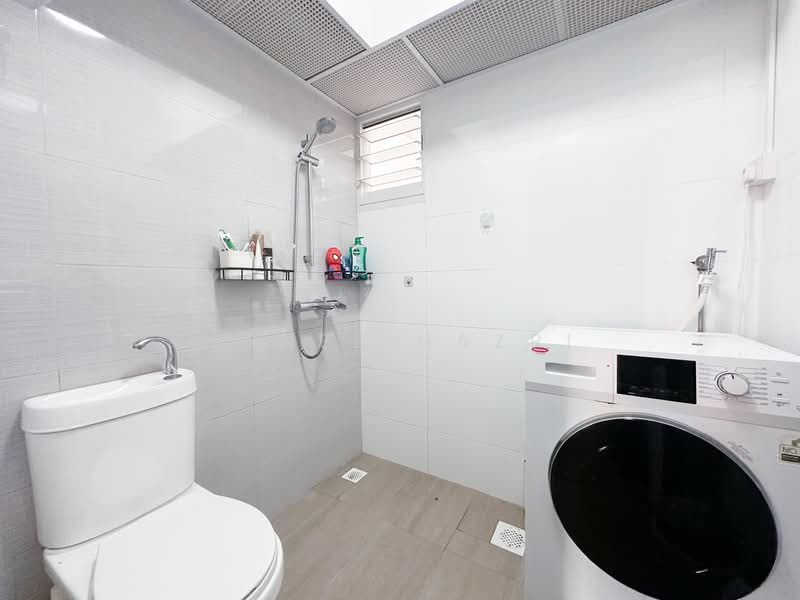 621A Tampines Street 61, 621A Tampines Street 61, 2 Bedrooms, 69 sqft, HDB Flat For Sale, by Hanee Nazri, 500153214 - Bathroom - PropertyGuru.com.sg