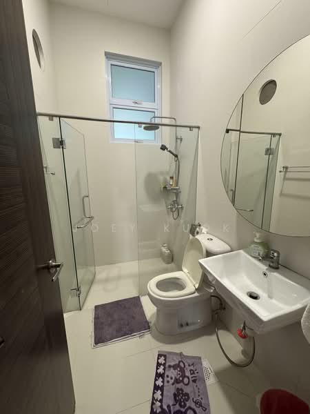 Robey crescent, Robey Crescent, 6 Bedrooms, 4,312 sqft, Semi-Detached House For Sale, by Joey Kuok, 500153219 - Bathroom - PropertyGuru.com.sg