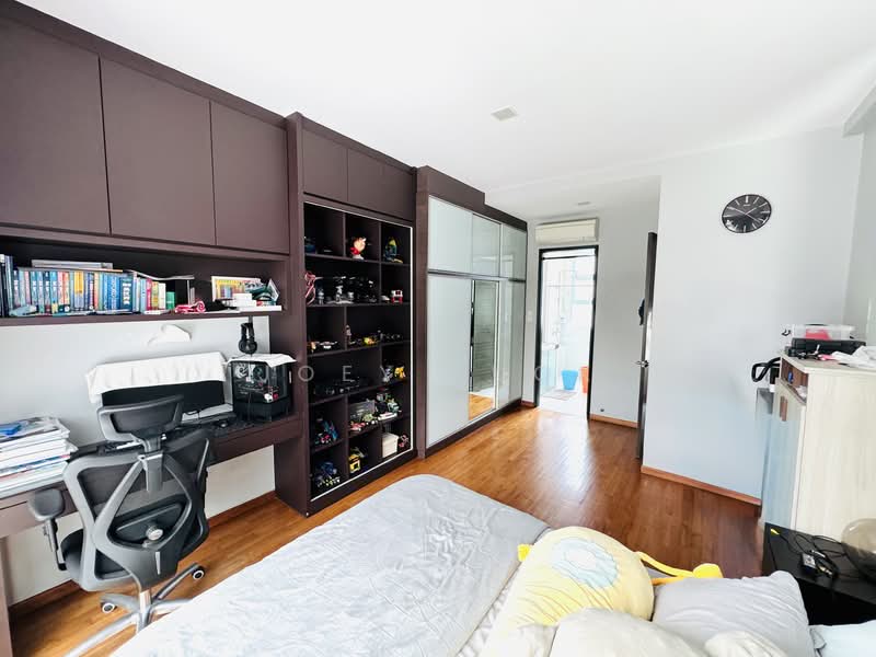 Robey crescent, Robey Crescent, 6 Bedrooms, 4,312 sqft, Semi-Detached House For Sale, by Joey Kuok, 500153219 - Bedroom - PropertyGuru.com.sg