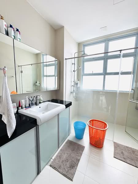 Robey crescent, Robey Crescent, 6 Bedrooms, 4,312 sqft, Semi-Detached House For Sale, by Joey Kuok, 500153219 - Bathroom - PropertyGuru.com.sg
